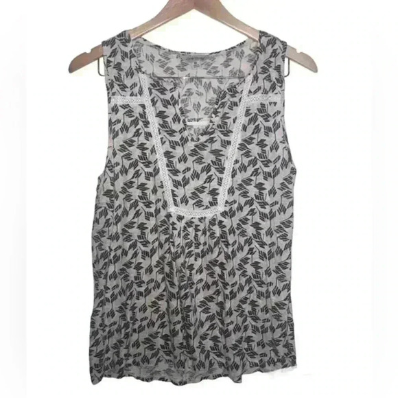 Lucky Brand Tops - Lucky Brand Printed Sleeveless Top a size M
